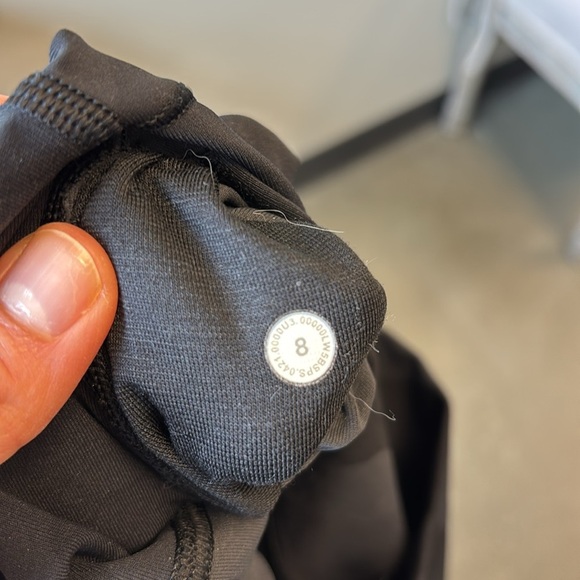 Lululemon camo Black Athletic Leggings 8 Wunder under - Picture 5 of 6